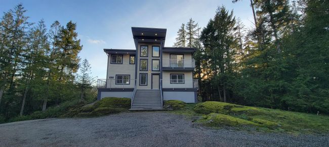 9431 Stephens Way, House other with 4 bedrooms, 2 bathrooms and 10 parking in Halfmoon Bay BC | Image 21