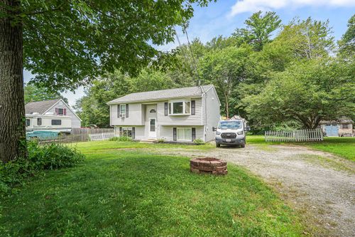 19 Thompson Pike, Killingly, CT, 06241-1117 | Card Image