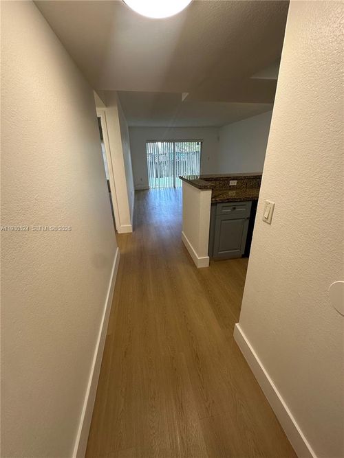 apt-103-5122 Nw 79th Ave, Doral, FL, 33166-4720 | Card Image