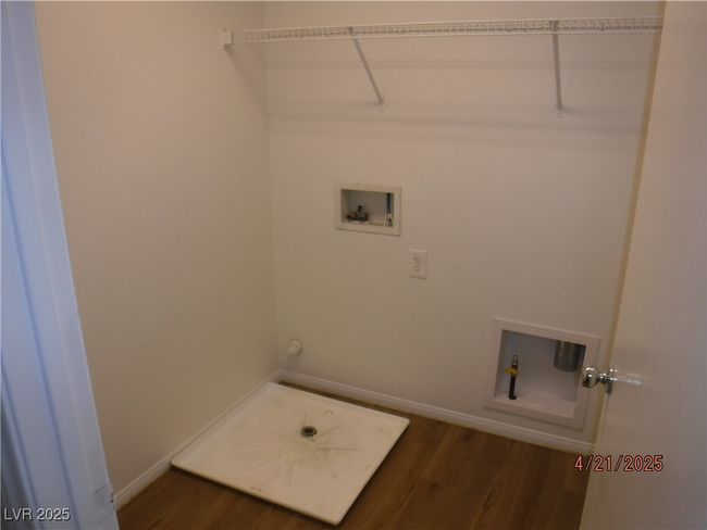 hookup for a washing machine, laundry area | Image 9