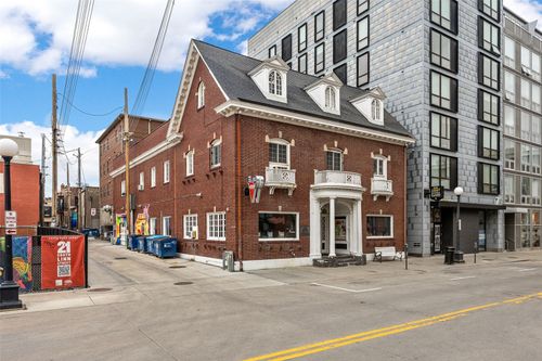 13 S Linn Street, Iowa City, IA, 52240 | Card Image