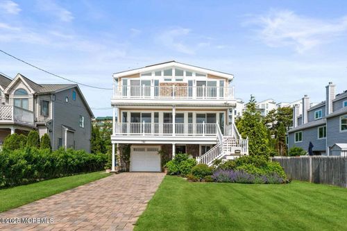 272 Ocean Ave N, Long Branch, NJ, 07740-7581 | Card Image