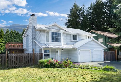 1485 Lupin St, Pemberton, BC, V0N2L0 | Card Image