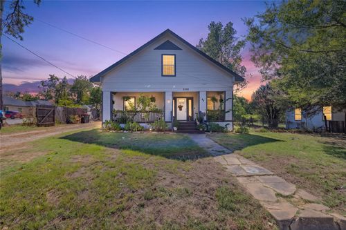 2308 E Cherry St, Paris, TX, 75460-1428 | Card Image
