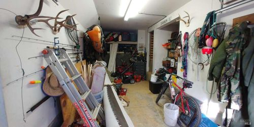 8132 Grape Ave, Forestville, CA, 95436-9649 | Card Image