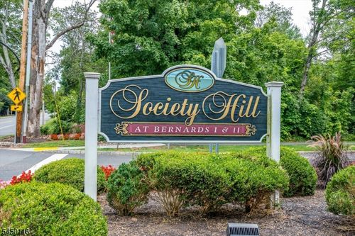 99 Woodward Ln, Basking Ridge, NJ, 07920-2727 | Card Image