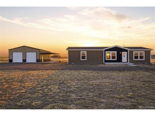 8 Brown Dr, Wiggins, CO, 80654-6723 | Card Image