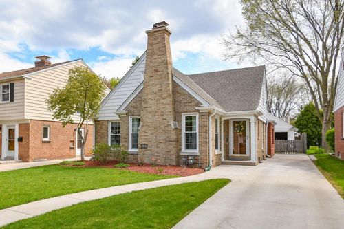 5242 N Bay Ridge Avenue, Whitefish Bay, WI, 53217 | Card Image