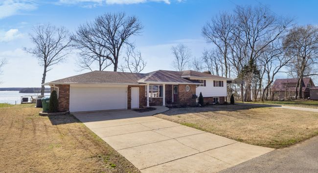 591 Shore Dr, House other with 3 bedrooms, 2 bathrooms and 2 parking in Big Sandy TN | Image 25
