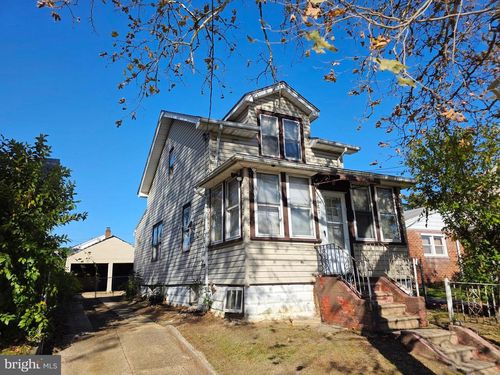 6887 Woodland Ave, PENNSAUKEN, NJ, 08110-6215 | Card Image