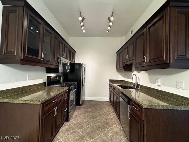 1010 - 8985 S Durango Dr, Condo with 3 bedrooms, 2 bathrooms and null parking in Las Vegas NV | Image 11