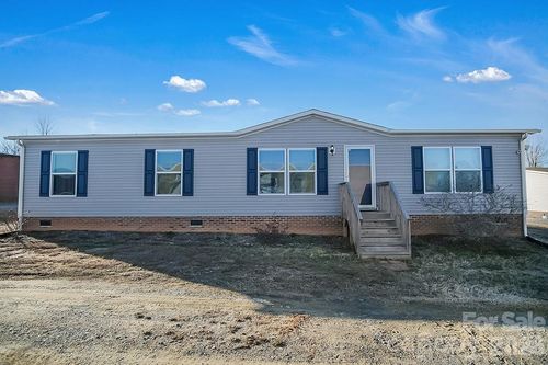 101 Park Ln, Grover, NC, 28073-8800 | Card Image