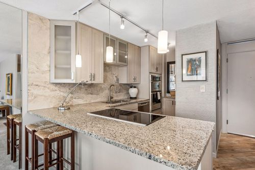 b204-19 S 1st St, Minneapolis, MN, 55401-1806 | Card Image
