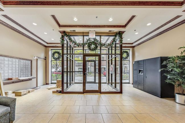 Building Foyer | Image 35