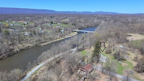 43 Hoffman Rd, Wallkill, NY, 12589-3728 | Card Image