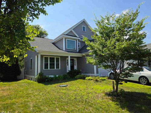 21 Stocklan Cir, Dover, NH, 03820-4712 | Card Image
