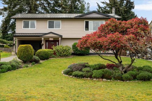 6891 Harwood Dr, Lantzville, BC, V0R2H0 | Card Image