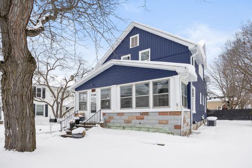 517 Elm St, Lowell, MI, 49331-1327 | Card Image