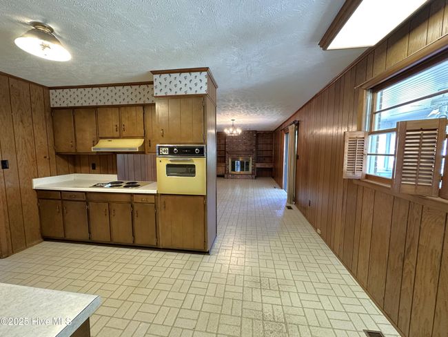 217 Summertree Ct, House other with 3 bedrooms, 3 bathrooms and 1 parking in Clinton NC | Image 4