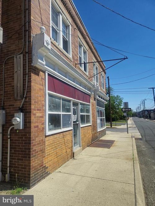 a-915 N Delaware St, Paulsboro, NJ, 08066-1369 | Card Image