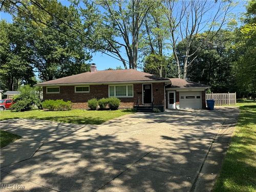 3463 Clague Rd, North Olmsted, OH, 44070-1648 | Card Image