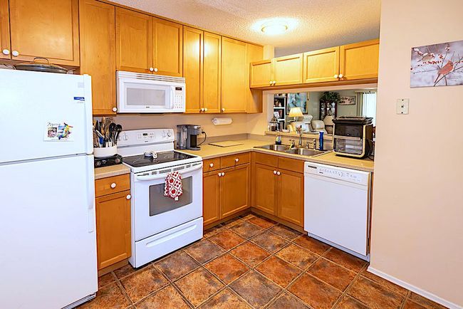 APT-2 - 5740 Marina Dr, House attached with 2 bedrooms, 2 bathrooms and null parking in Sebastian FL | Image 5