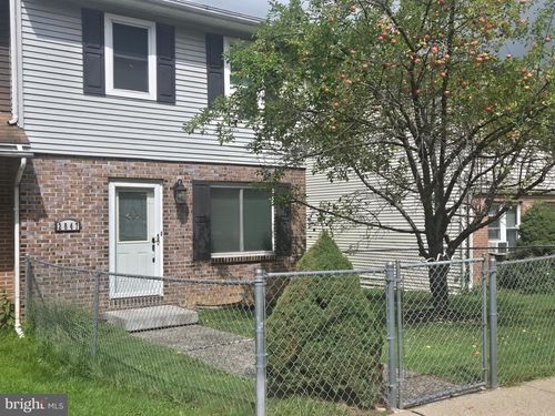 2847 Rhonda Ln, ALLENTOWN, PA, 18103-7457 | Card Image