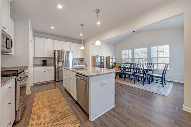 114 Magnolia Dr, House other with 3 bedrooms, 3 bathrooms and 2 parking in Mc Kees Rocks PA | Image 11