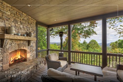 90 Highlands Manor Ct, Highlands, NC, 28741 | Card Image