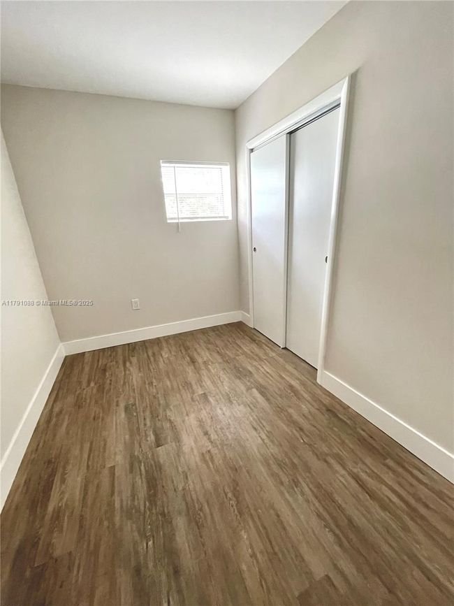 800 Nw 3 Rd Ter, House other with 2 bedrooms, 1 bathrooms and null parking in Hallandale Beach FL | Image 8