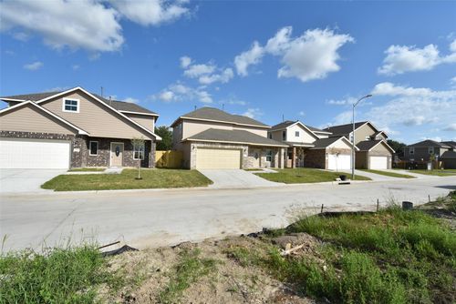 2815 Pine Estate Ln, Houston, TX, 77014-2947 | Card Image