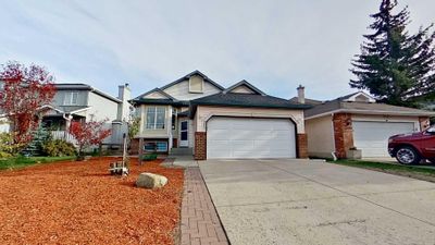 245 Harvest Hills Dr Ne, House detached with 5 bedrooms, 3 bathrooms and 4 parking in Calgary AB | Image 1