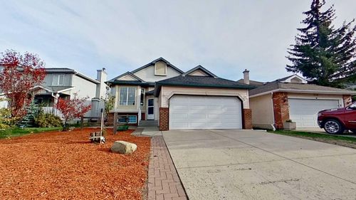 245 Harvest Hills Dr Ne, Calgary, AB, T3K4H7 | Card Image