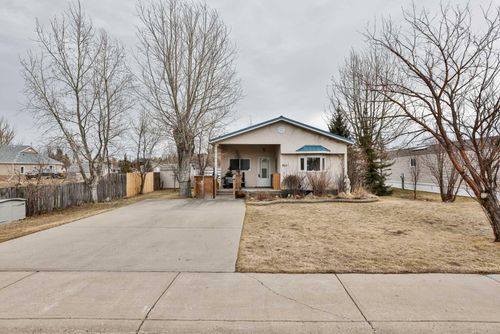 822 3 Street W, Cardston, AB, T0K0K0 | Card Image
