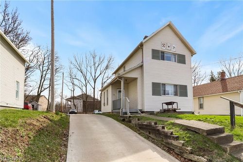 511 Brown St, Akron, OH, 44311-1251 | Card Image