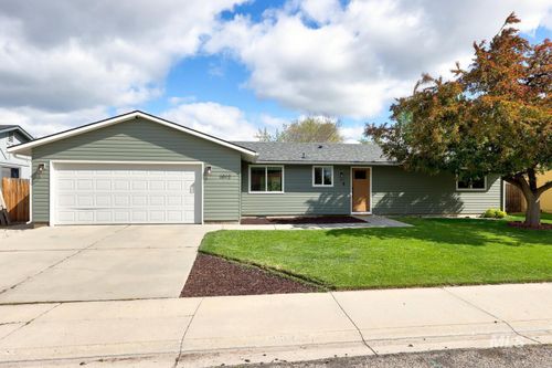 1012 W Chateau Ave, Meridian, ID, 83646-1484 | Card Image