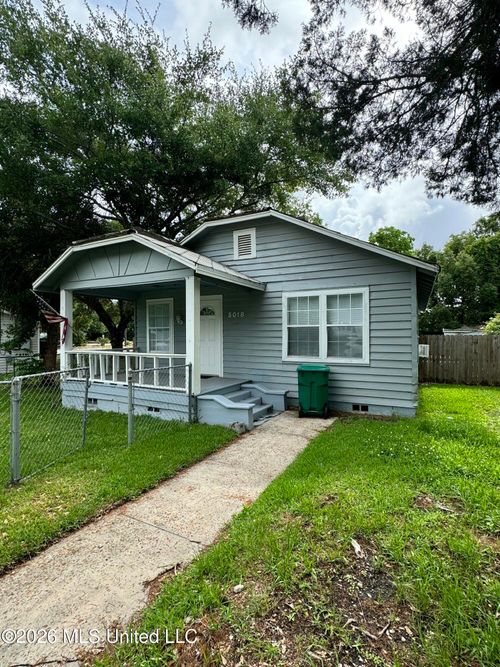 5018 Arthur St, Moss Point, MS, 39563-2704 | Card Image