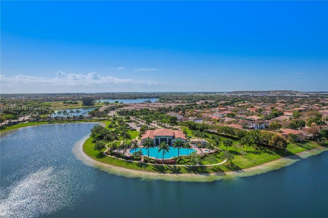 9369 Sw 221 St St, Townhouse with 2 bedrooms, 3 bathrooms and null parking in Cutler Bay FL | Image 38