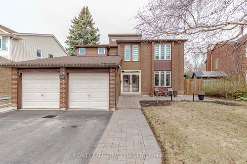 68 Leander St, Brampton, ON, L6S3M7 | Card Image