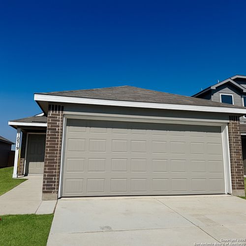 10319 Munoz Mnr, San Antonio, TX, 78201 | Card Image