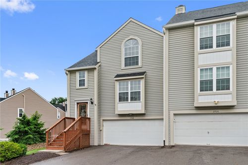 2708 Hunters Point Dr, Wexford, PA, 15090-7993 | Card Image