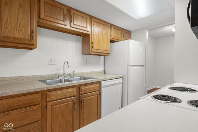 2770 Two Worlds Dr, Condo with 2 bedrooms, 2 bathrooms and null parking in Columbus IN | Image 18