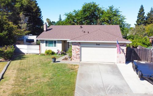 701 Sequoia Dr, Fairfield, CA, 94533-1463 | Card Image