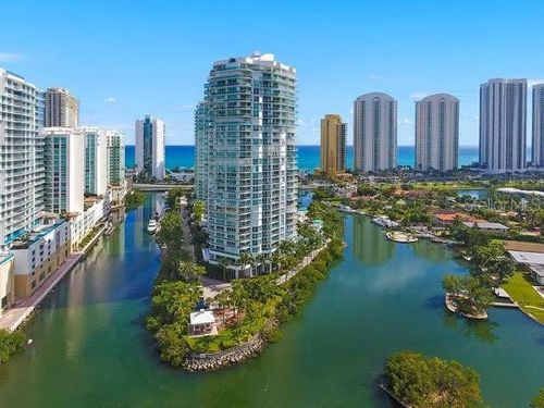 th8-16500 Collins Ave, Sunny Isles Beach, FL, 33160-4539 | Card Image