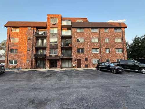 3f-7110 W 93rd Pl, Oak Lawn, IL, 60453-2061 | Card Image