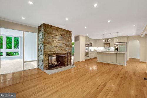 6952 Kyleakin Ct, MCLEAN, VA, 22101-1556 | Card Image
