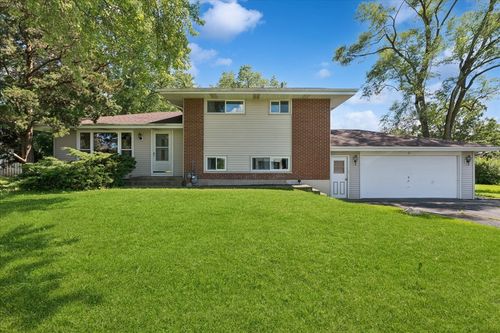 61 Miller Rd, Lake Zurich, IL, 60047-3507 | Card Image