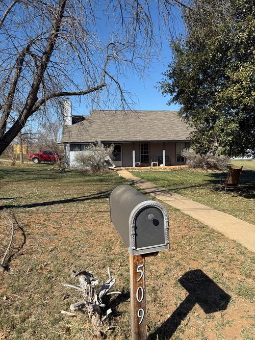 509 Flag Creek Dr, Llano, TX, 78643-1824 | Card Image