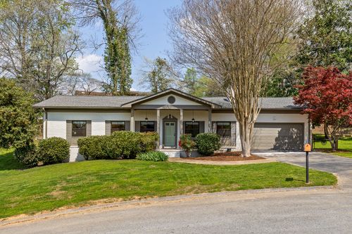 111 Pine Forest Ln, Chattanooga, TN, 37415-1306 | Card Image