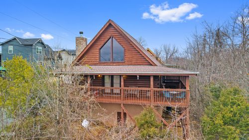 2048 Eagle Feather Dr, Sevierville, TN, 37876-0687 | Card Image